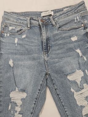 Judy Blue Light Wash Distressed Skinny Jeans
